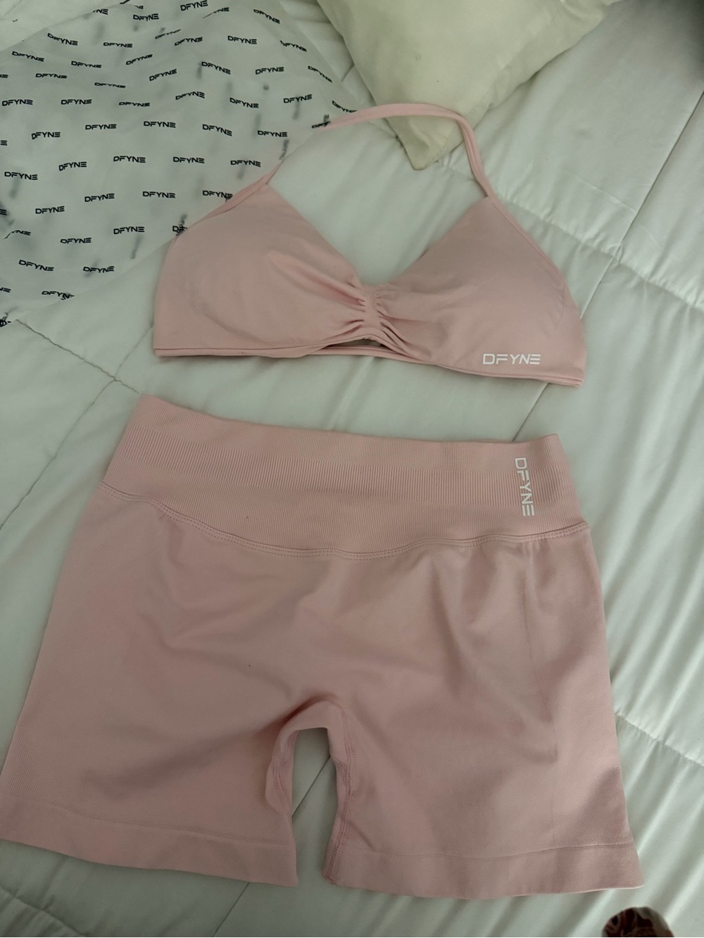 Dfyne sport bra and short set - Picture 2 of 6